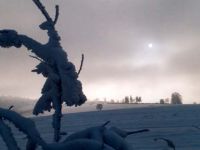 pogoda w górach jest dla ''ceprów'', to znaczy nie-górali zupełnym zaskoczeniem, słoneczna pogoda moźe w moment zmienić się w zasnuty gęstą mgłą tajemniczy mroczny krajobraz