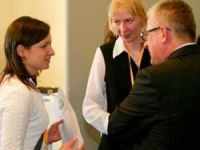 Przedstawicielki Działu Obsługi Klienta "Willi Orla" z Markiem Traczykiem, organizatorem Workshop w Hotelu "Victoria" Fot. archiwum Willa "Orla"